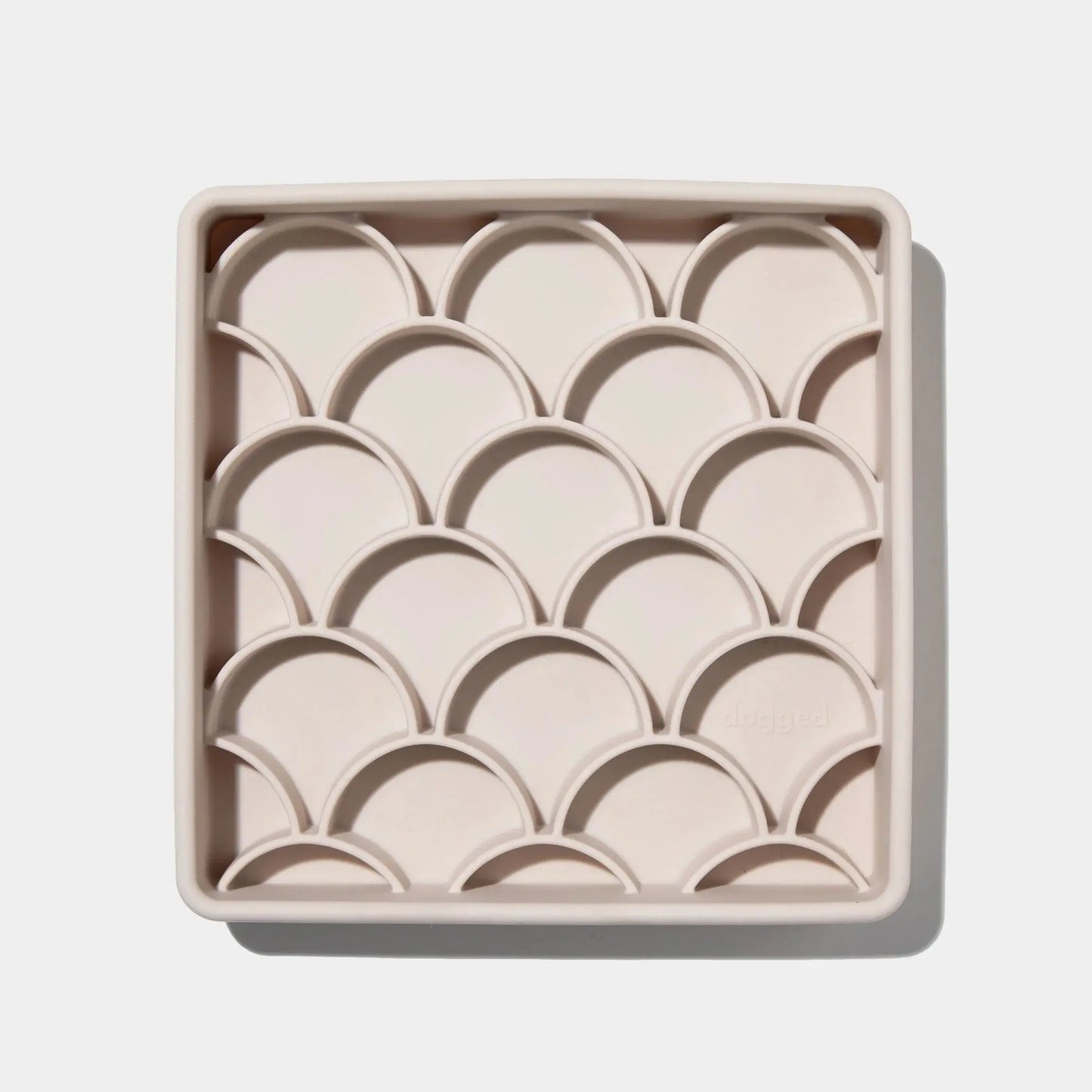 3-in-1 Fish Scale Slow Feeder Bowl - Sand - Fluffy Collective