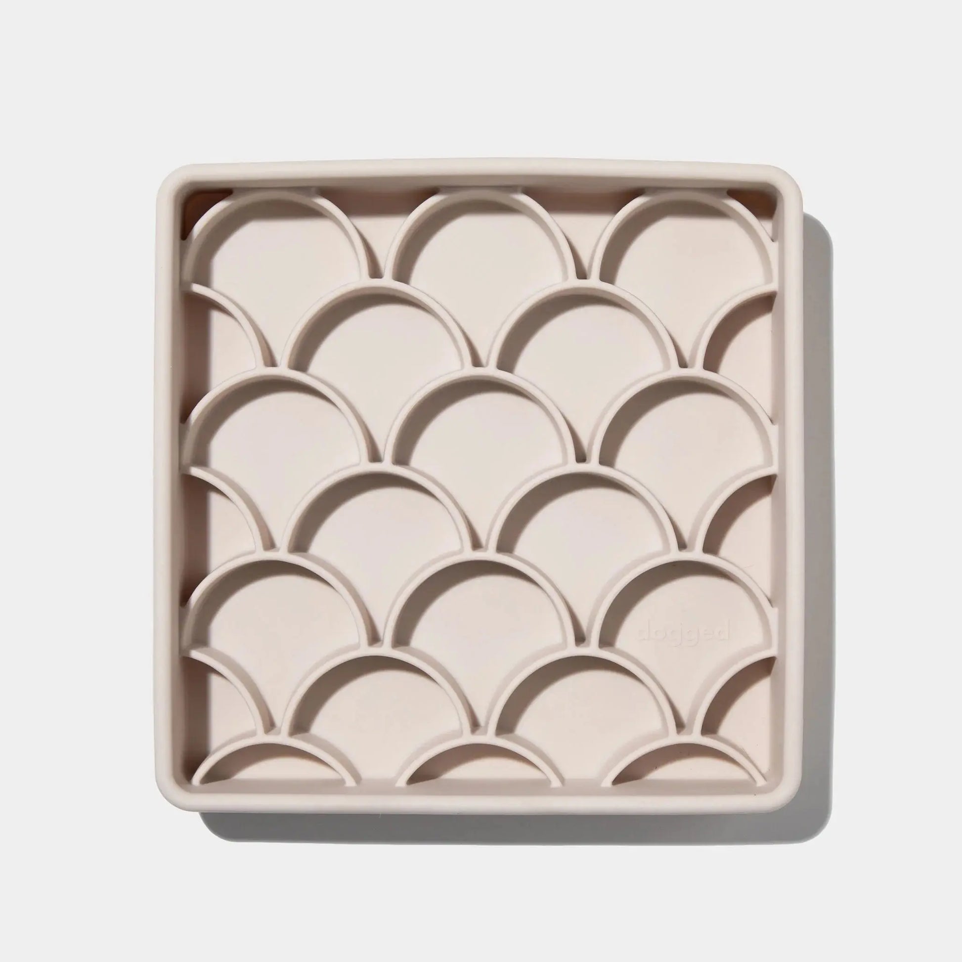 3-in-1 Fish Scale Slow Feeder Bowl - Sand - Fluffy Collective