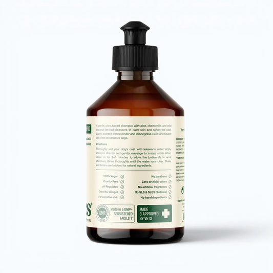Doganics Clean Natural Dog Shampoo – ingredient and usage label on bottle back, product shot