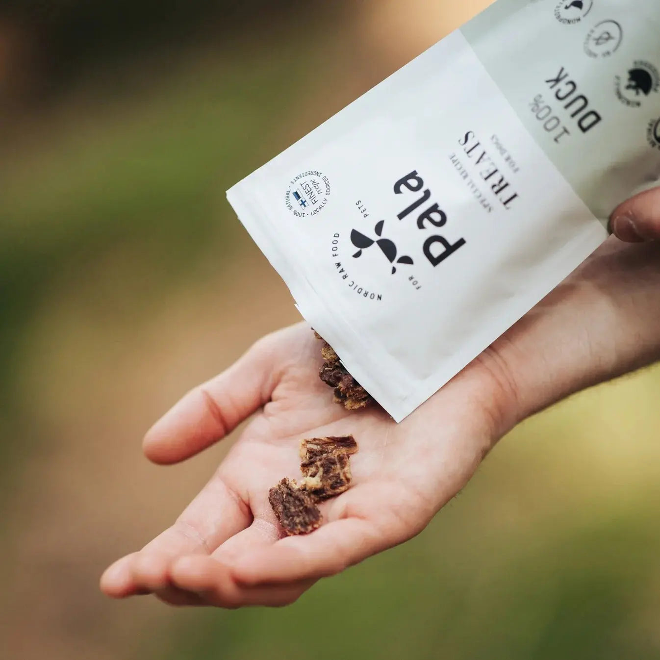 Pala Duck Treats – Duck treats rich in amino acids and unsaturated fats, air-dried to preserve full nutritional density for dogs